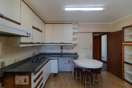 Apartamento à venda com 230m², 3 quartos e 2 vagasCozinha