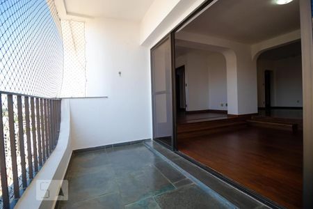 Apartamento à venda com 230m², 3 quartos e 2 vagasSacada