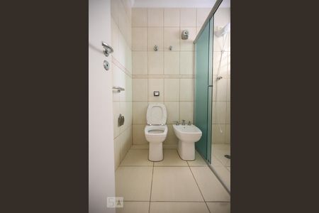 Apartamento para alugar com 90m², 2 quartos e sem vagaBanheiro