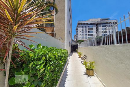 Apartamento para alugar com 90m², 2 quartos e sem vagaEntrada