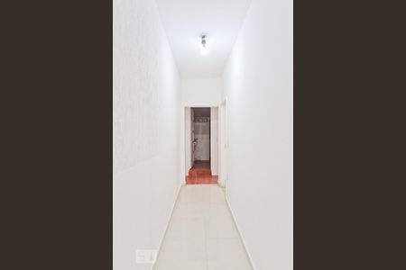 Corredor de casa para alugar com 2 quartos, 200m² em Vila Baruel, São Paulo