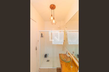 Casa à venda com 368m², 4 quartos e 2 vagasBanheiro social