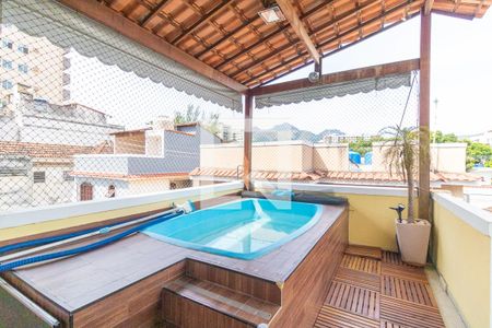 Casa à venda com 368m², 4 quartos e 2 vagasPiscina Coberta