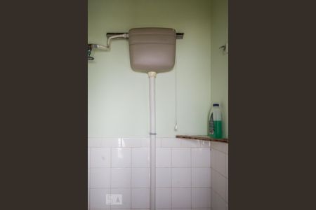 Casa de condomínio à venda com 127m², 4 quartos e 5 vagas Casa de condomínio à venda com 127m², 4 quartos e 5 vagasBanheiro de Serviço