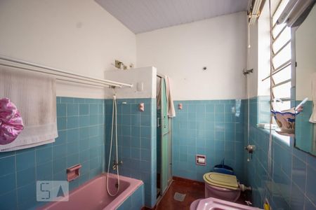 Casa de condomínio à venda com 127m², 4 quartos e 5 vagas Casa de condomínio à venda com 127m², 4 quartos e 5 vagasBanheiro 1