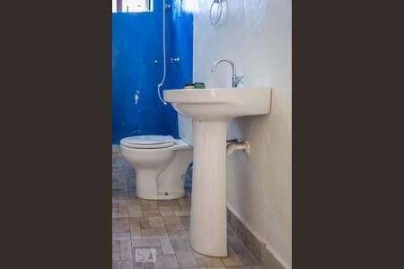 Casa de condomínio à venda com 127m², 4 quartos e 5 vagas Casa de condomínio à venda com 127m², 4 quartos e 5 vagasBanheiro 2