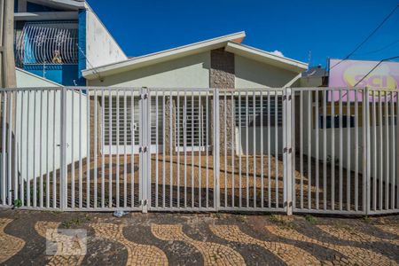 Casa de condomínio à venda com 127m², 4 quartos e 5 vagas Casa de condomínio à venda com 127m², 4 quartos e 5 vagasFachada