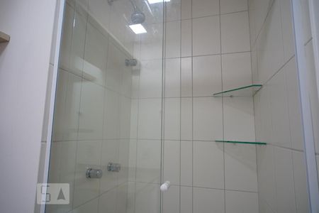 Suite - Banheiro de apartamento para alugar com 2 quartos, 67m² em São Geraldo, Porto Alegre