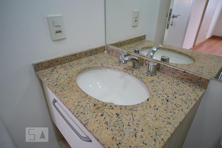 Suite - Banheiro de apartamento para alugar com 2 quartos, 67m² em São Geraldo, Porto Alegre