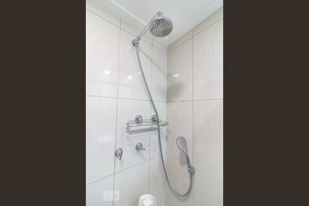 Apartamento para alugar com 77m², 3 quartos e 2 vagasBanheiro social - chuveiro