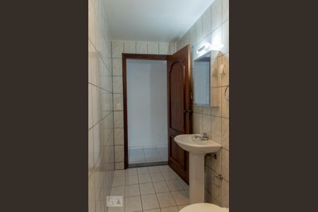 Casa para alugar com 240m², 3 quartos e 2 vagas Casa para alugar com 240m², 3 quartos e 2 vagasBanheiro 2