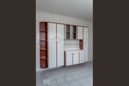 Casa para alugar com 240m², 3 quartos e 2 vagas Casa para alugar com 240m², 3 quartos e 2 vagasCozinha
