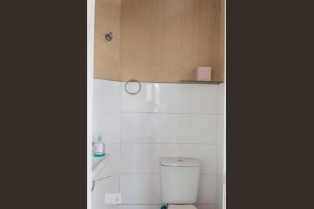 Casa para alugar com 240m², 3 quartos e 2 vagas Casa para alugar com 240m², 3 quartos e 2 vagasBanheiro de Serviço