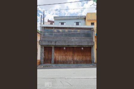 Casa para alugar com 240m², 3 quartos e 2 vagas Casa para alugar com 240m², 3 quartos e 2 vagasFachada