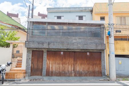 Casa para alugar com 240m², 3 quartos e 2 vagas Casa para alugar com 240m², 3 quartos e 2 vagasFachada