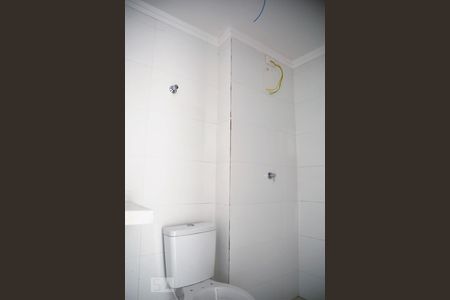 Banheiro de apartamento para alugar com 2 quartos, 72m² em Aviação, Praia Grande