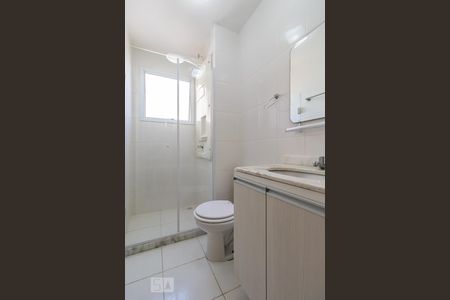 Banheiro Social de apartamento à venda com 2 quartos, 72m² em Jardim Tupanci, Barueri