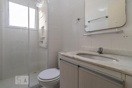 Banheiro Social de apartamento à venda com 2 quartos, 72m² em Jardim Tupanci, Barueri