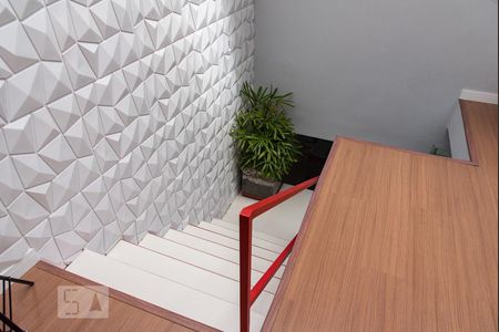 Casa à venda com 350m², 5 quartos e 3 vagasEscada