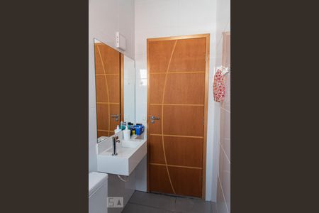 Casa à venda com 350m², 5 quartos e 3 vagasBanheiro da suíte 4