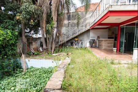 Casa à venda com 350m², 5 quartos e 3 vagasQuintal