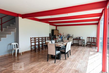 Casa à venda com 350m², 5 quartos e 3 vagasSalão de festas