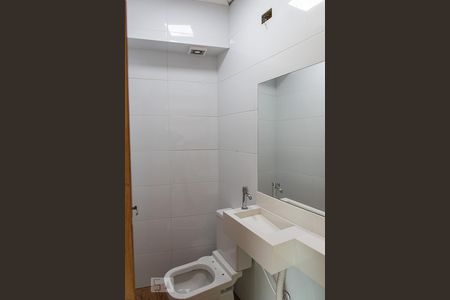 Casa à venda com 350m², 5 quartos e 3 vagasBanheiro externo