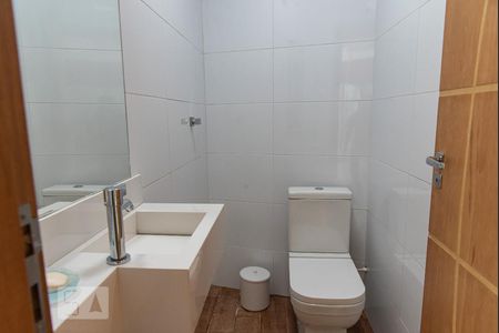 Casa à venda com 350m², 5 quartos e 3 vagasBanheiro externo
