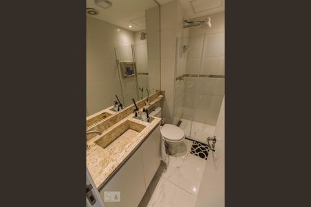 Banheiro de apartamento à venda com 1 quarto, 34m² em Barra Funda, São Paulo
