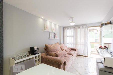Apartamento para alugar com 75m², 2 quartos e 1 vaga Apartamento para alugar com 75m², 2 quartos e 1 vagaSala