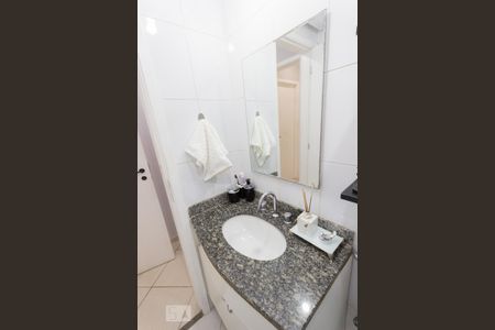 Apartamento para alugar com 75m², 2 quartos e 1 vaga Apartamento para alugar com 75m², 2 quartos e 1 vagaBanheiro da Suíte