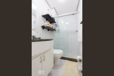 Apartamento para alugar com 75m², 2 quartos e 1 vaga Apartamento para alugar com 75m², 2 quartos e 1 vagaBanheiro da Suíte