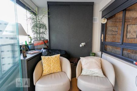 Varanda de apartamento à venda com 1 quarto, 73m² em Cerqueira César, São Paulo