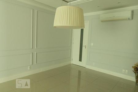 Sala  de apartamento à venda com 2 quartos, 85m² em Icaraí, Niterói