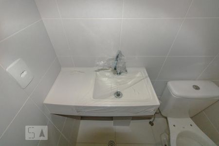 Apartamento para alugar com 38m², 2 quartos e sem vaga Apartamento para alugar com 38m², 2 quartos e sem vagaBanheiro