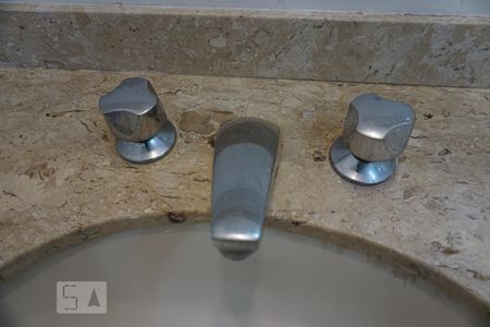 Apartamento à venda com 68m², 1 quarto e 1 vagaDetalhe do banheiro