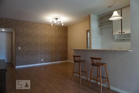 Sala de apartamento à venda com 1 quarto, 68m² em Barra da Tijuca, Rio de Janeiro