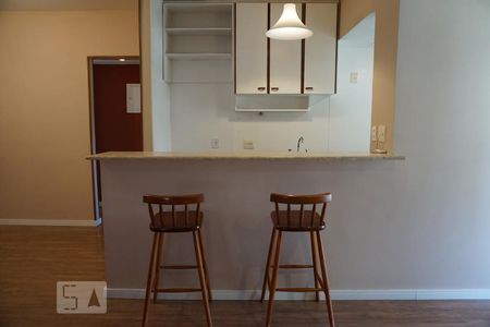 Sala de apartamento à venda com 1 quarto, 68m² em Barra da Tijuca, Rio de Janeiro