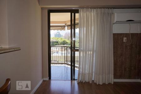 Sala de apartamento à venda com 1 quarto, 68m² em Barra da Tijuca, Rio de Janeiro