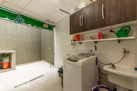 Casa à venda com 110m², 2 quartos e 2 vagas Casa à venda com 110m², 2 quartos e 2 vagasÁrea de serviço