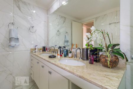 Apartamento à venda com 300m², 4 quartos e 2 vagasBanheiro Quarto 4 - Suíte