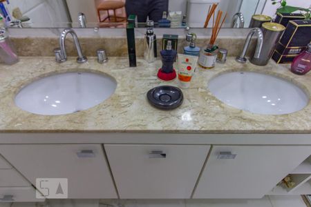 Apartamento à venda com 300m², 4 quartos e 2 vagasBanheiro Quarto 4 - Suíte