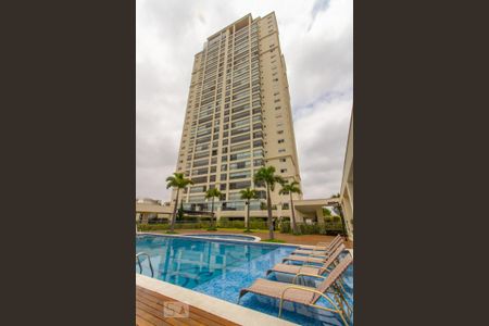 Apartamento à venda com 300m², 4 quartos e 2 vagasÁrea comum - Piscina