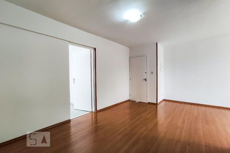 Sala de apartamento à venda com 3 quartos, 75m² em Jardim Londrina, São Paulo