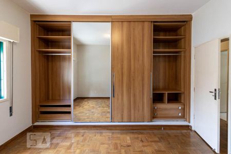 Casa para alugar com 430m², 3 quartos e 6 vagas Casa para alugar com 430m², 3 quartos e 6 vagasSuíte
