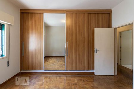 Casa para alugar com 430m², 3 quartos e 6 vagas Casa para alugar com 430m², 3 quartos e 6 vagasSuíte