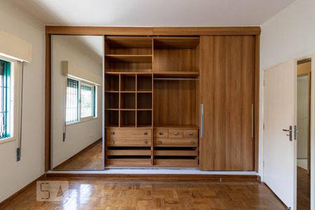 Casa para alugar com 430m², 3 quartos e 6 vagas Casa para alugar com 430m², 3 quartos e 6 vagasSuíte