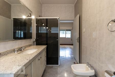 Casa para alugar com 430m², 3 quartos e 6 vagas Casa para alugar com 430m², 3 quartos e 6 vagasSuíte