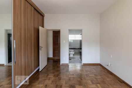 Casa para alugar com 430m², 3 quartos e 6 vagas Casa para alugar com 430m², 3 quartos e 6 vagasSuíte