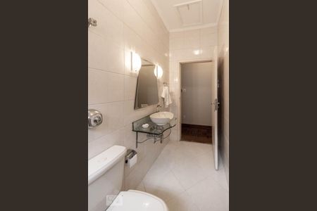 Casa para alugar com 430m², 3 quartos e 6 vagas Casa para alugar com 430m², 3 quartos e 6 vagasBanheiro Social